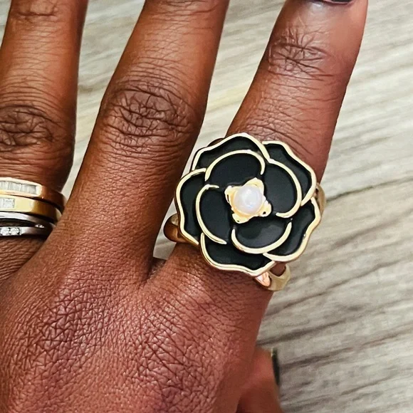 NEW ✨Women’s decorative Scarf ring ONLY; dainty scarf style ring;scarf buckle - Picture 2 of 5